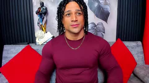 Snapshot of mike_estevess chatting on 10-18-25, 03:09 online show from 10-18-25, 03:09