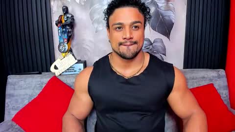 Snapshot of mike_estevess chatting on 01-07-26, 09:12 online show from 01-07-26, 09:12