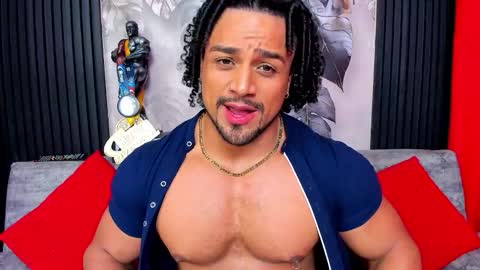 Snapshot of mike_estevess chatting on 01-10-26, 04:58 online show from 01-10-26, 04:58