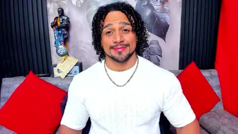 Snapshot of mike_estevess chatting on 02-05-26, 09:36 online show from 02-05-26, 09:36