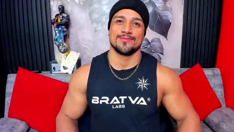 Snapshot of mike_estevess chatting on 02-06-26, 10:07 online show from 02-06-26, 10:07