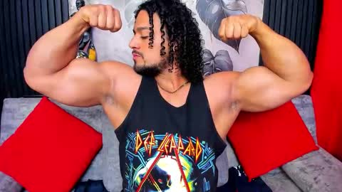 Snapshot of mike_estevess chatting on 03-11-26, 08:42 online show from 03-11-26, 08:42