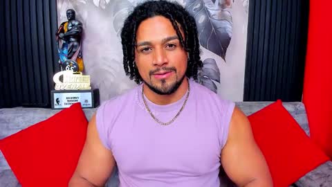 Snapshot of mike_estevess chatting on 03-14-26, 04:45 online show from 03-14-26, 04:45