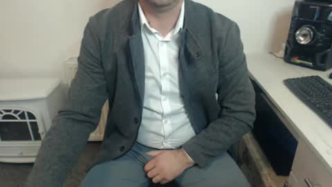 Snapshot of mike_master30 chatting on 12-03-24, 07:10 MikeMaster online show from 12-03-24, 07:10