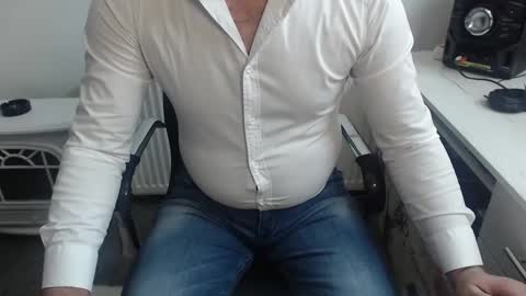 Snapshot of mike_master30 chatting on 01-06-25, 07:20 MikeMaster online show from 01-06-25, 07:20