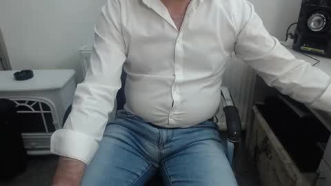 Snapshot of mike_master30 chatting on 01-17-25, 08:13 MikeMaster online show from 01-17-25, 08:13