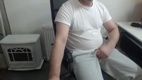 Snapshot of mike_master30 chatting on 03-06-25, 09:58 MikeMaster online show from 03-06-25, 09:58