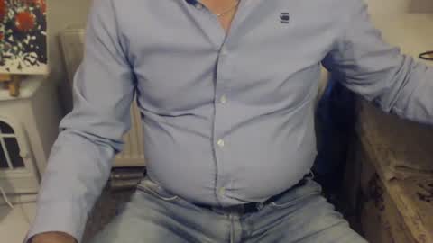 Snapshot of mike_master30 chatting on 09-10-25, 04:34 MikeMaster online show from 09-10-25, 04:34