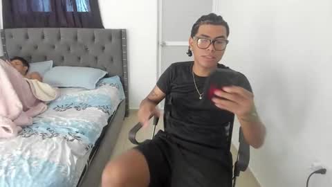 mike_master9 online show from 10-18-25, 05:25