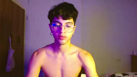 Snapshot of mike_pineapple chatting on 10-18-25, 04:04 Mike Pineapple online show from 10-18-25, 04:04