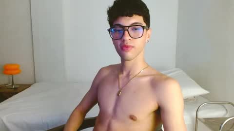 Snapshot of mike_pineapple chatting on 11-29-25, 03:53 Mike Pineapple online show from 11-29-25, 03:53