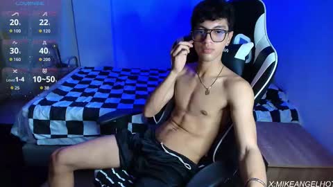 Snapshot of mike_pineapple chatting on 02-20-26, 06:26 Mike Pineapple online show from 02-20-26, 06:26