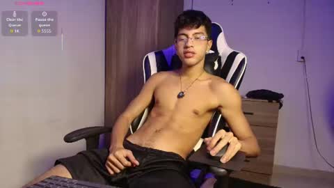 Mike Pineapple online show from 07-14-26, 03:44