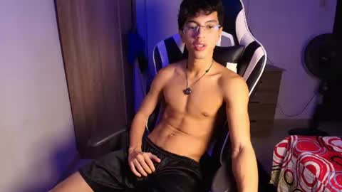 Mike Pineapple online show from 07-30-26, 04:11
