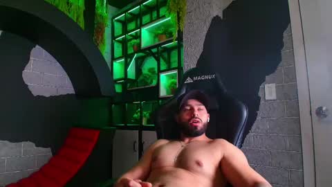 Mike Blare online show from 01-07-25, 01:06