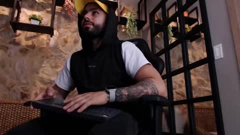 Mike Blare online show from 01-16-25, 06:59