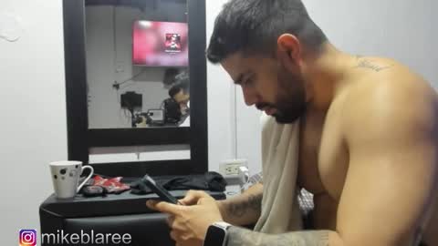 Snapshot of mikeblaree chatting on 10-30-25, 05:57 mikeblaree online show from 10-30-25, 05:57