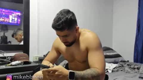 Snapshot of mikeblaree chatting on 11-06-25, 04:19 mikeblaree online show from 11-06-25, 04:19