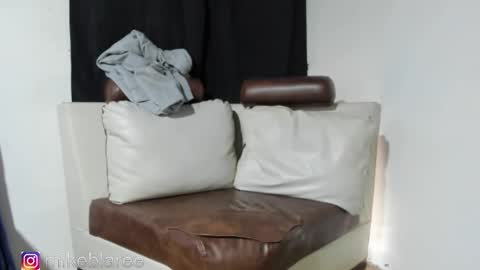 Snapshot of mikeblaree chatting on 11-08-25, 04:51 mikeblaree online show from 11-08-25, 04:51