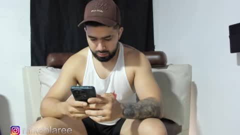 Snapshot of mikeblaree chatting on 11-09-25, 05:44 mikeblaree online show from 11-09-25, 05:44