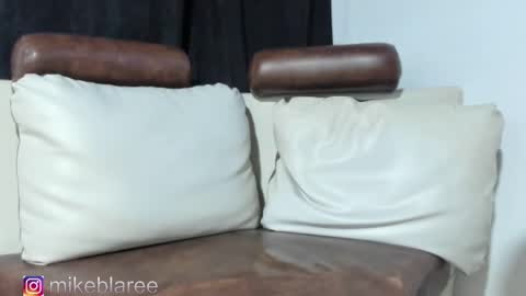 Snapshot of mikeblaree chatting on 11-11-25, 04:12 mikeblaree online show from 11-11-25, 04:12