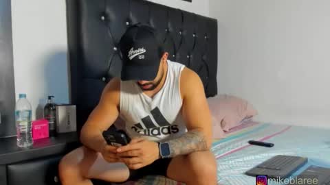 Snapshot of mikeblaree chatting on 02-05-26, 07:18 mikeblaree online show from 02-05-26, 07:18