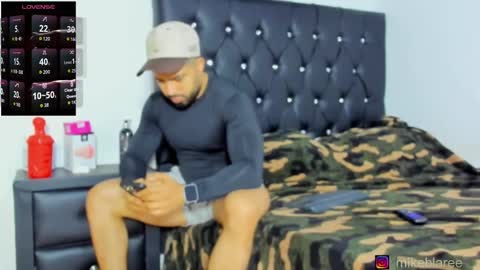 Snapshot of mikeblaree chatting on 02-25-26, 07:34 mikeblaree online show from 02-25-26, 07:34