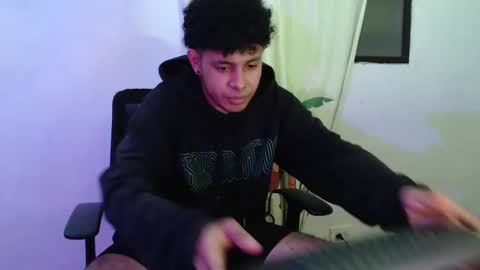 Snapshot of mikedick_420 chatting on 02-16-25, 09:04 mikedick_420 online show from 02-16-25, 09:04