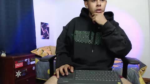 Snapshot of mikedick_420 chatting on 03-02-25, 12:09 mikedick_420 online show from 03-02-25, 12:09