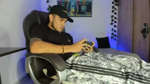 mikee_scooth online show from 03-09-25, 07:23