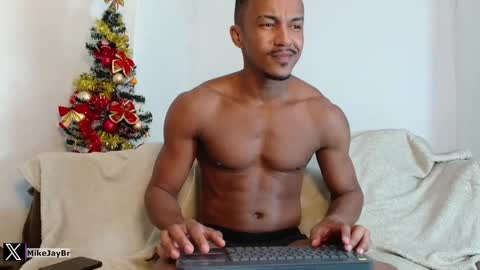 Snapshot of mikejaybr chatting on 12-21-24, 12:16 Mike Jay online show from 12-21-24, 12:16