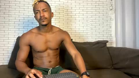 Snapshot of mikejaybr chatting on 12-29-24, 01:17 Mike Jay online show from 12-29-24, 01:17