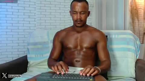 Snapshot of mikejaybr chatting on 01-22-25, 12:48 Mike Jay online show from 01-22-25, 12:48