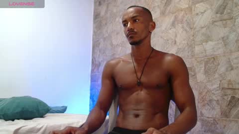 Snapshot of mikejaybr chatting on 10-13-25, 10:26 Mike Jay online show from 10-13-25, 10:26
