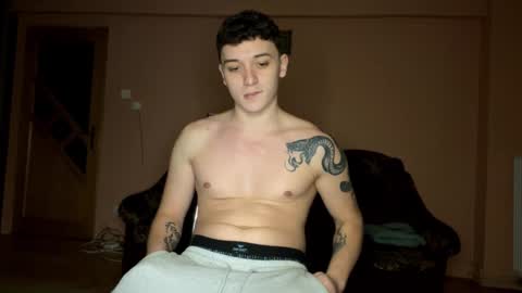 Snapshot of mikelaur chatting on 01-20-25, 05:27 MikeLaur online show from 01-20-25, 05:27