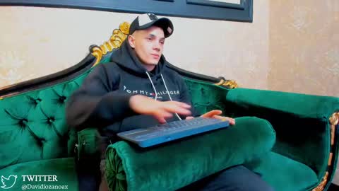 Snapshot of mikelockhart chatting on 03-11-25, 11:15 Mike online show from 03-11-25, 11:15