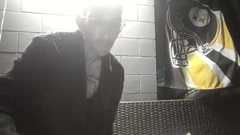 Snapshot of mikenquinn chatting on 06-16-26, 03:42 mikenquinn online show from 06-16-26, 03:42