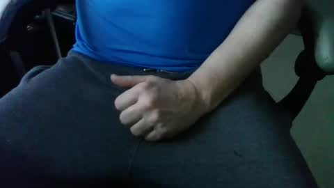 Snapshot of mikeoxnard141 chatting on 04-18-26, 12:09 mikeoxnard141 online show from 04-18-26, 12:09