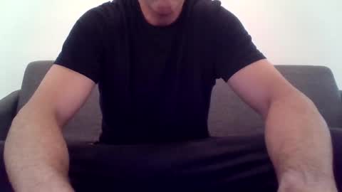 Snapshot of mikeps23 chatting on 06-27-26, 01:10 mikeps23 online show from 06-27-26, 01:10