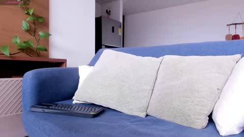 Snapshot of mikesantoss1 chatting on 09-17-25, 06:31 Mike online show from 09-17-25, 06:31