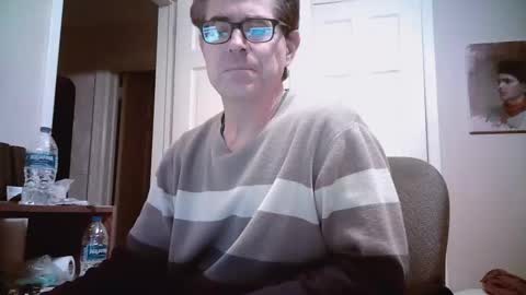 Snapshot of mikewulds chatting on 01-01-25, 01:04 Mike online show from 01-01-25, 01:04