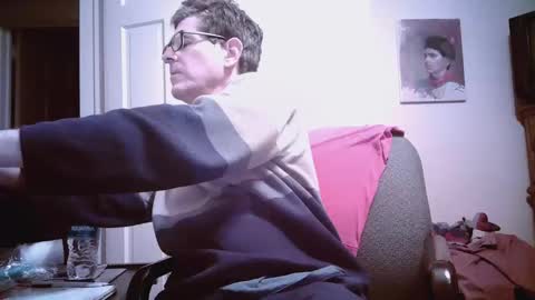 Snapshot of mikewulds chatting on 01-02-25, 12:23 Mike online show from 01-02-25, 12:23