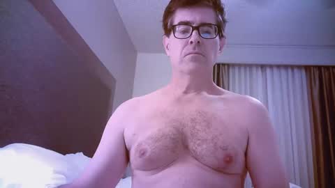 Snapshot of mikewulds chatting on 01-11-25, 02:36 Mike online show from 01-11-25, 02:36