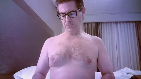 Snapshot of mikewulds chatting on 01-12-25, 01:37 Mike online show from 01-12-25, 01:37