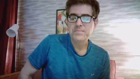 Snapshot of mikewulds chatting on 01-31-25, 01:02 Mike online show from 01-31-25, 01:02