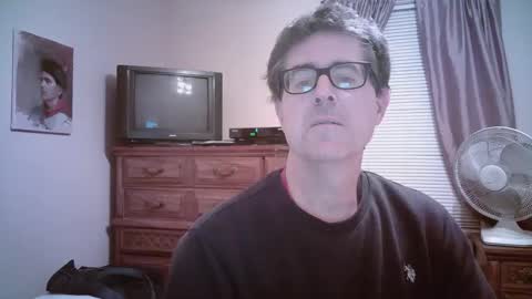 Snapshot of mikewulds chatting on 03-04-25, 12:07 Mike online show from 03-04-25, 12:07