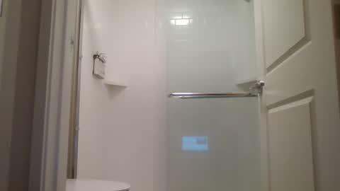 Snapshot of mikewulds chatting on 03-11-25, 03:23 Mike online show from 03-11-25, 03:23