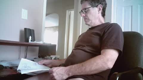 Snapshot of mikewulds chatting on 09-28-25, 01:49 Mike online show from 09-28-25, 01:49