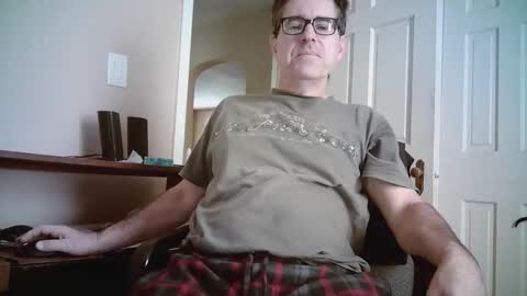 Snapshot of mikewulds chatting on 10-18-25, 01:34 Mike online show from 10-18-25, 01:34