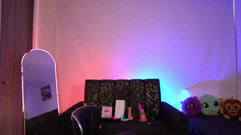 Snapshot of mikeymorningstar chatting on 04-22-26, 09:27 mikeymorningstar online show from 04-22-26, 09:27